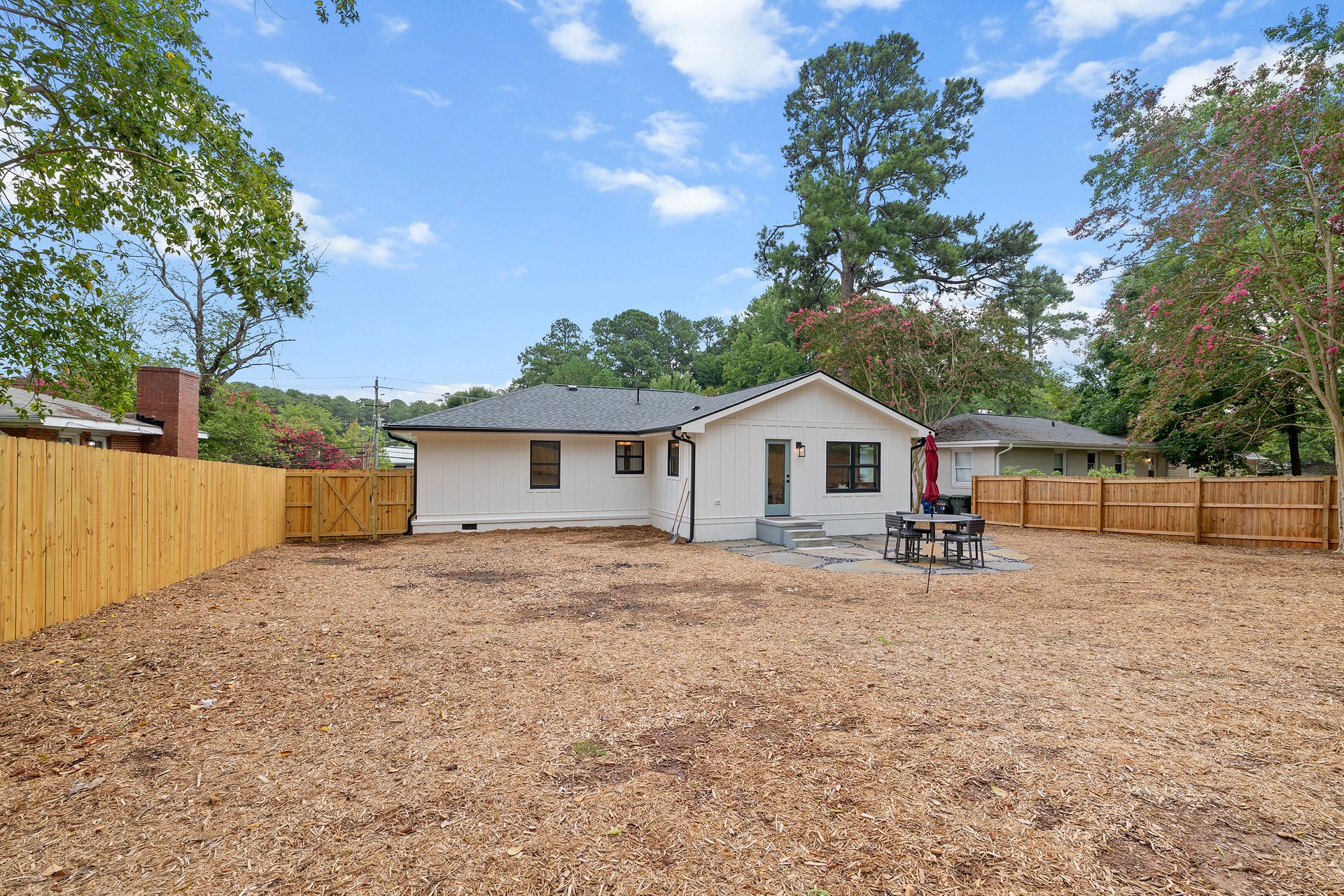 420 Peyton Street — Backyard & flagstone patio
