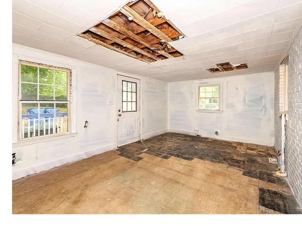 420 Peyton Street — 420 Peyton Street — Interior — pre-rebuild (before)